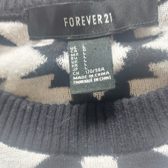 Forever 21 Black and White Longsleeve Pullover Sweater Size Large. - Picture 5 of 10